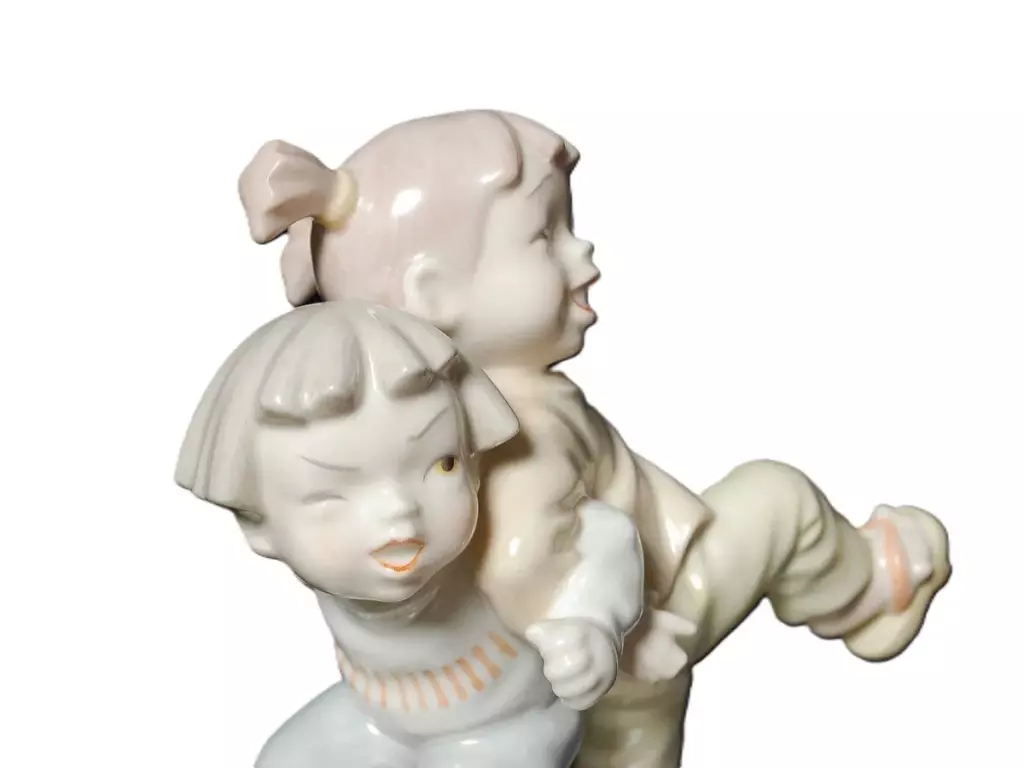 Статуэтка японские игры элитный японский фарфор Noritake, японское искусство и мастерство в каждой детали фигурки